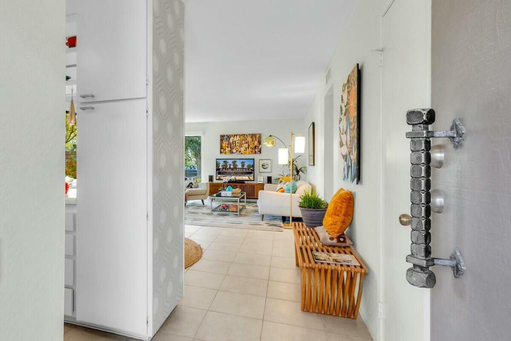 Property Photo: 1903 E Sandalwood Drive CA 92262