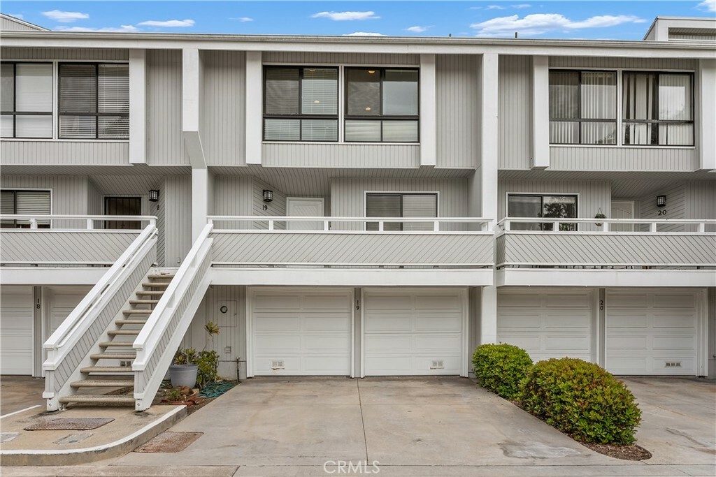 Property Photo: 19 Barlovento Court 7 CA 92663