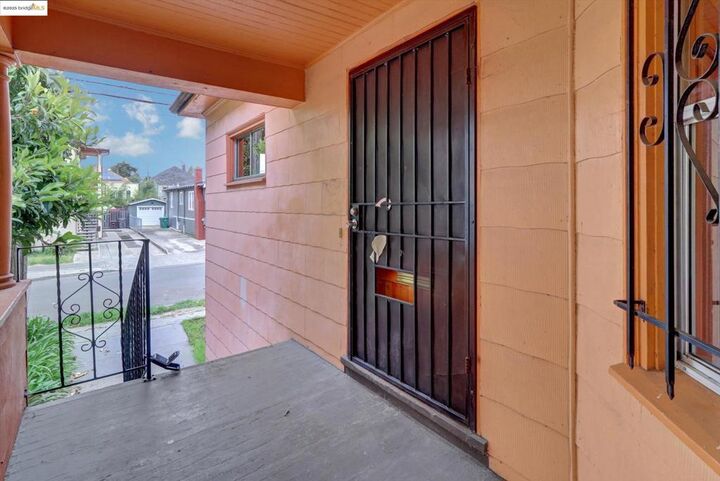 Property Photo:  1017 56th St  CA 94608 
