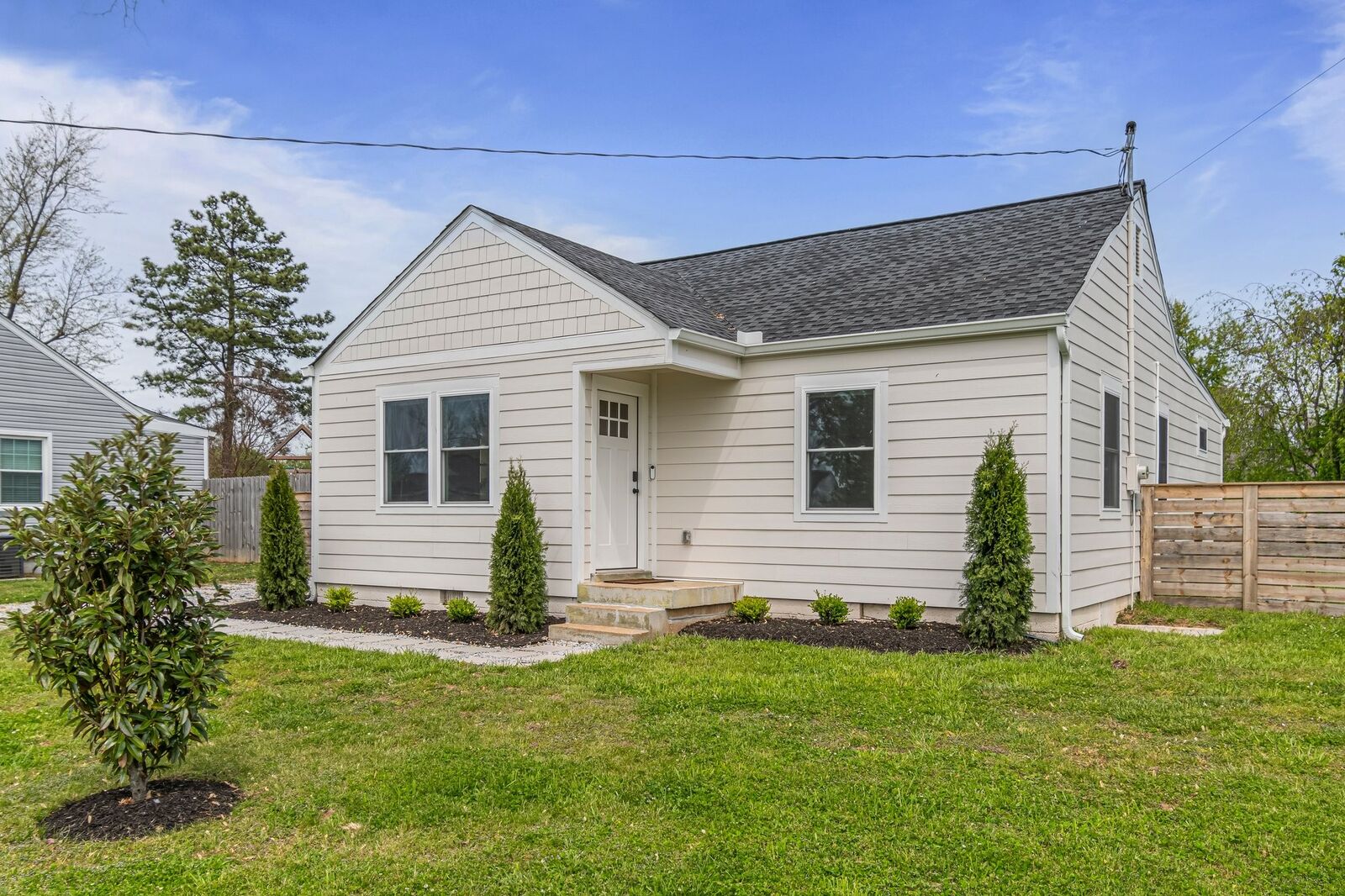 Property Photo:  2246 Maplecrest Dr  TN 37214 