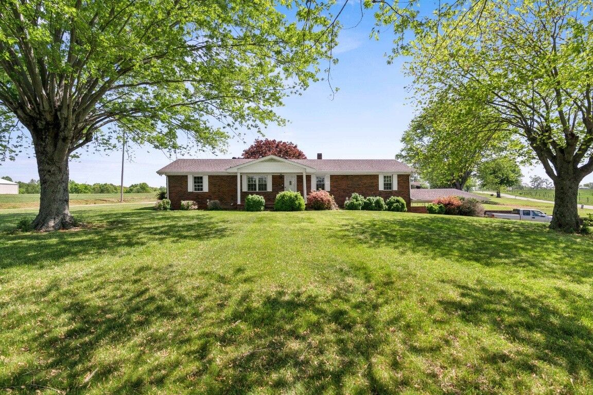 Property Photo:  702 Williams Rd  TN 37083 