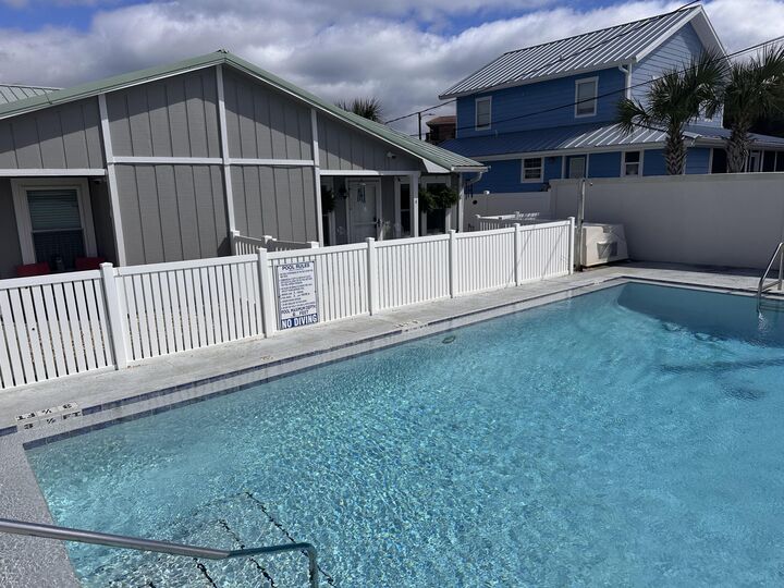 Property Photo: 104 Ellis Road Apt 4 FL 32550