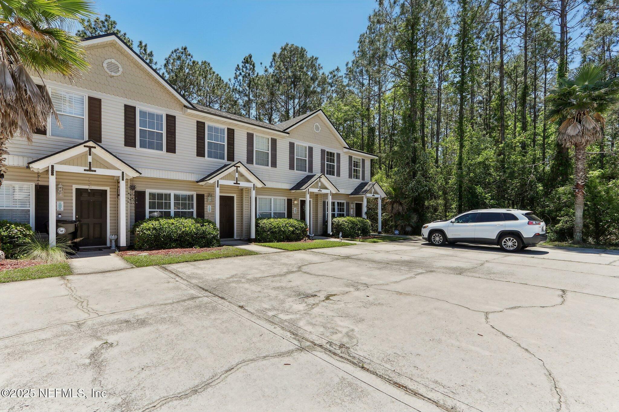 Property Photo: 1883 Lago Del Sur Drive FL 32068