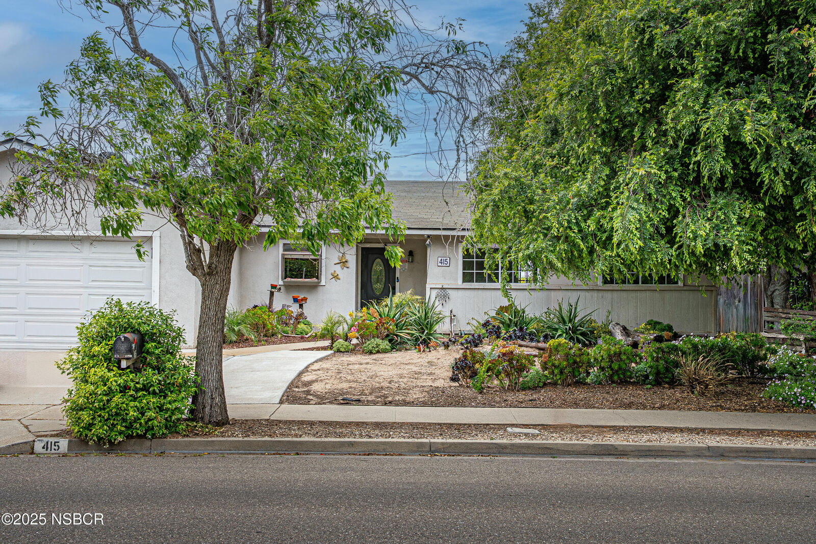 Property Photo: 415 E Foster Road CA 93455