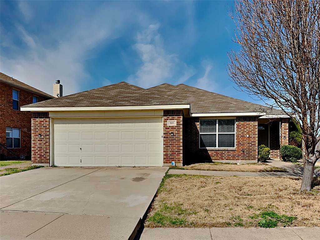 Property Photo: 905 Dove Meadows Drive TX 76002