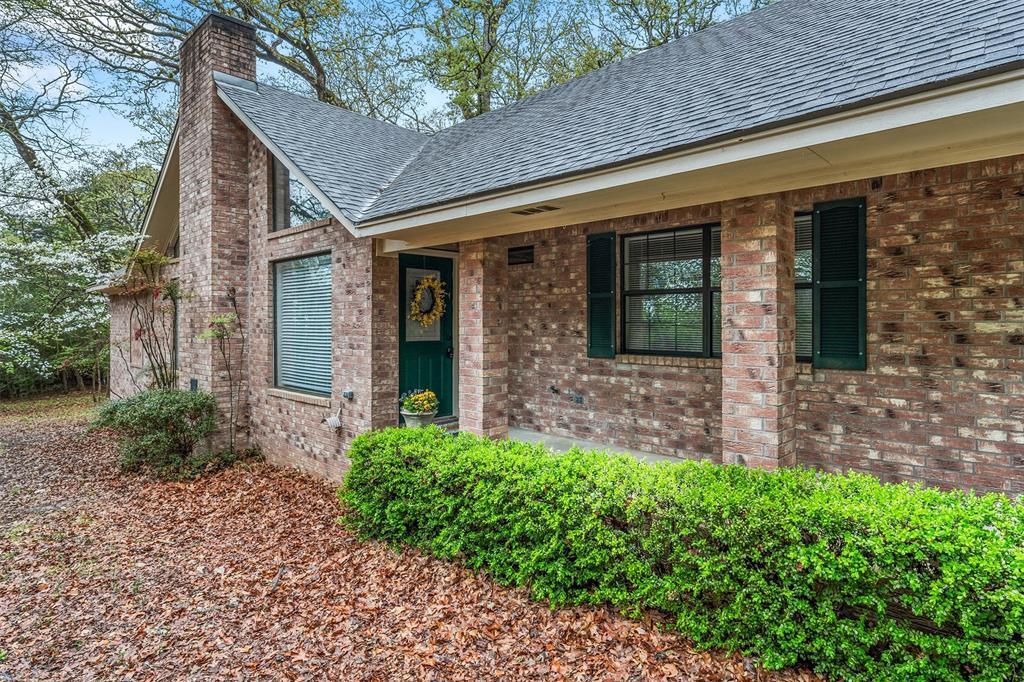 Property Photo: 411 Raton Pass TX 75765