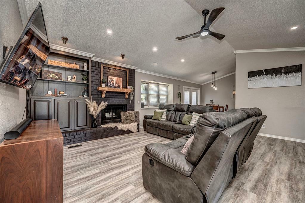 8421 Woodhue Drive  Oklahoma City OK 73135 photo