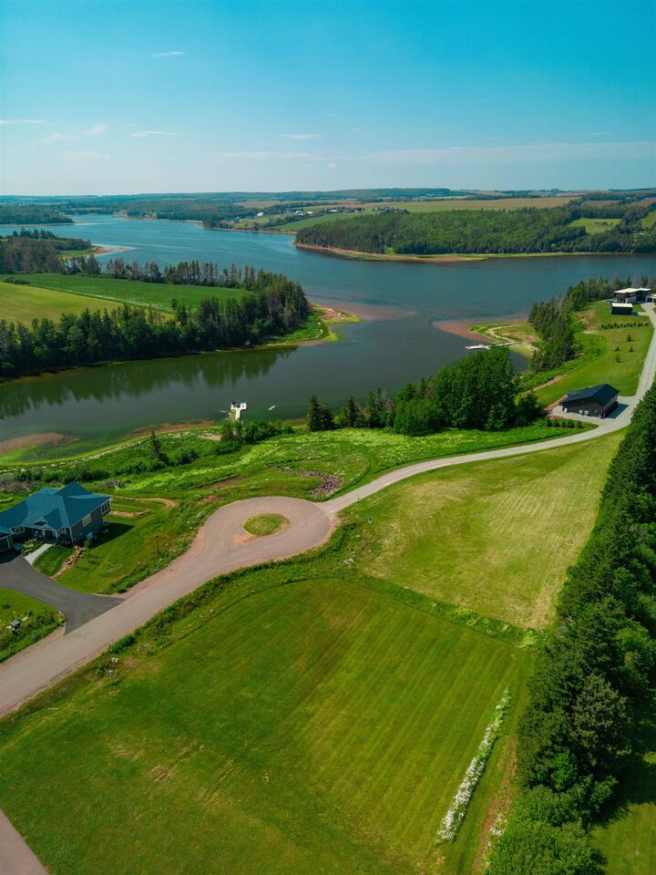 Property Photo:  4 Lenny'S Lane  PE C0B 1M0 