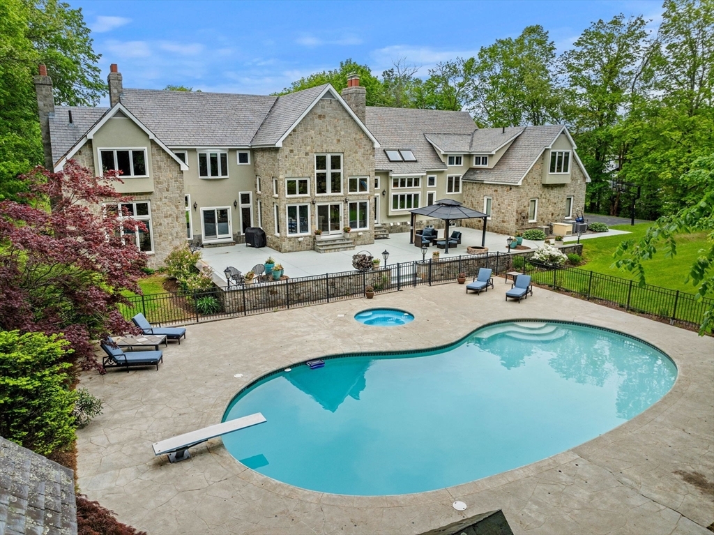 Property Photo: 15 Richardson Rd NH 03049
