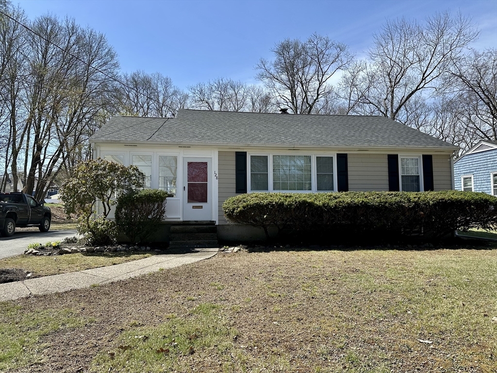 128 West St  North Attleboro NC 27964 photo