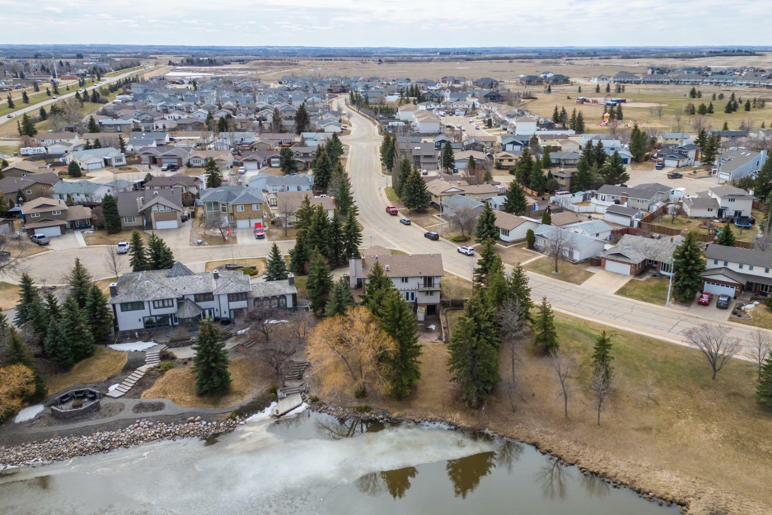 Property Photo: 4211 69 Street AB T4V 3V9