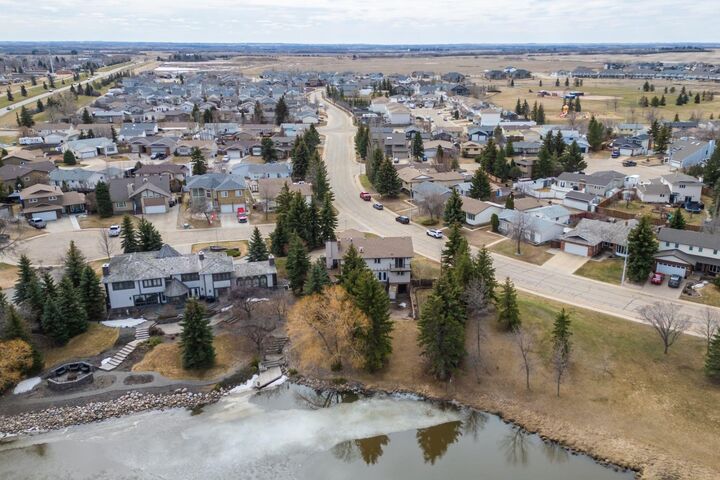 Property Photo: 4211 69 Street AB T4V 3V9