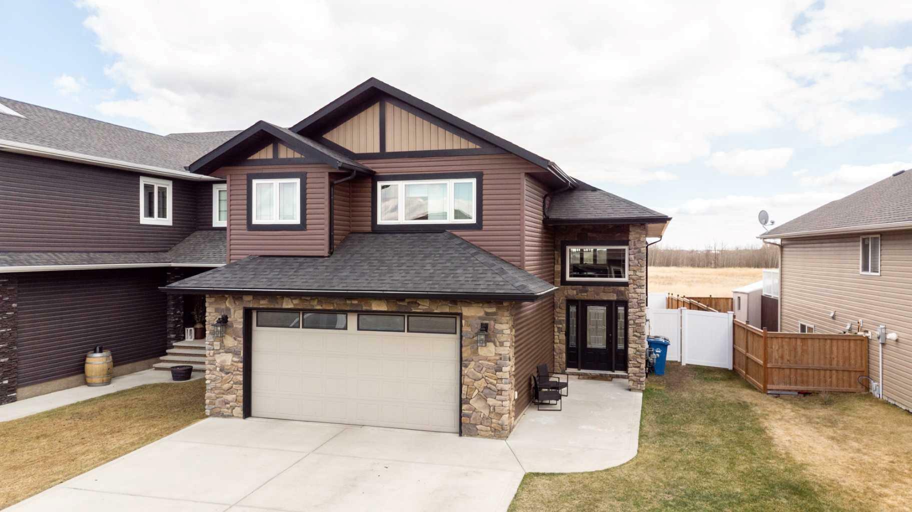 Property Photo: 6512 58 Avenue AB T4G 0A9