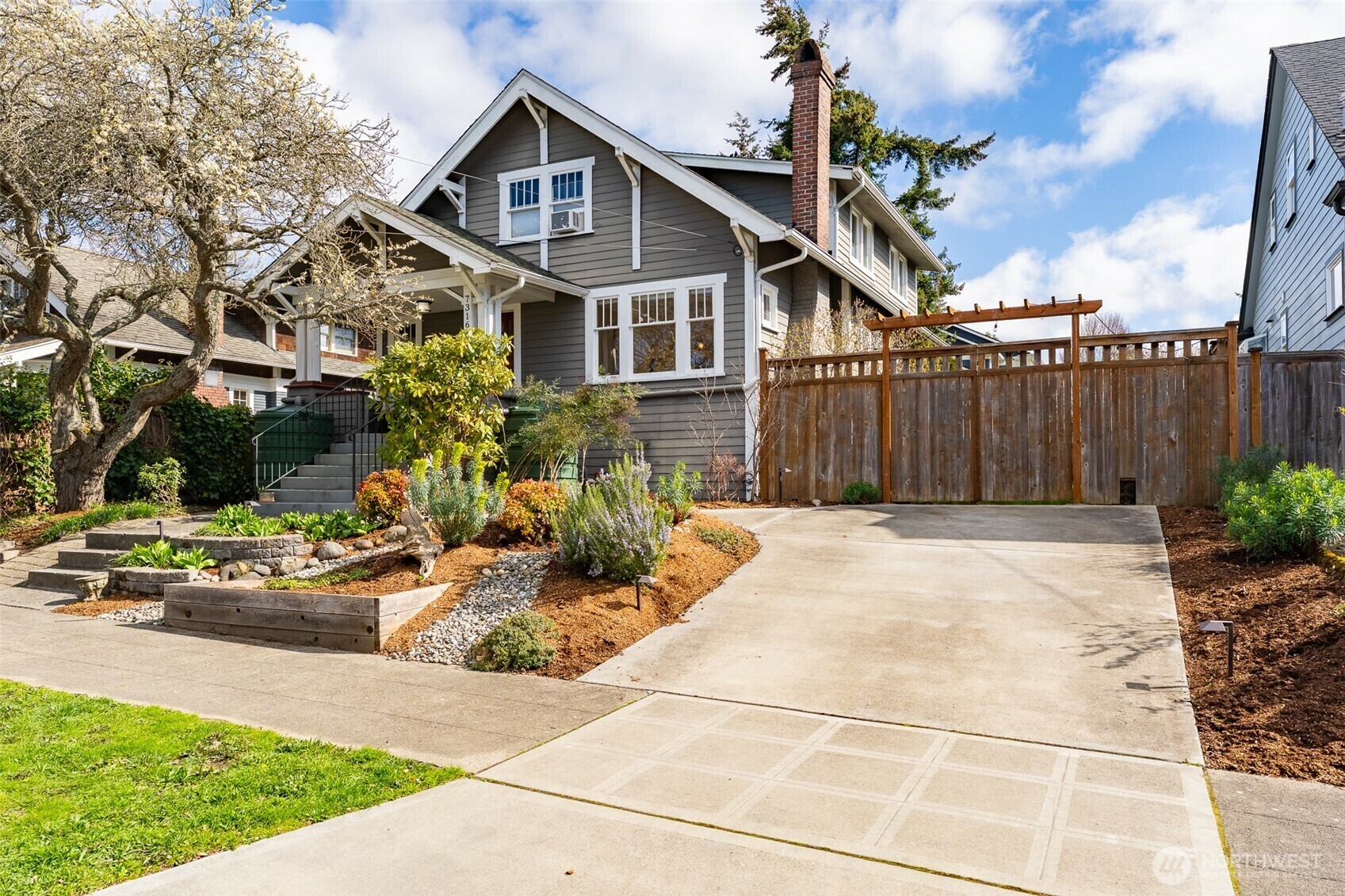 Property Photo: 7316 Jones Avenue NW WA 98117