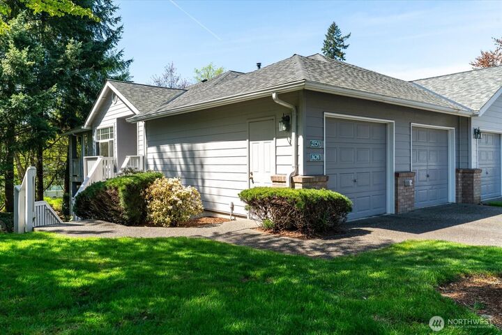 Property Photo: 4210 Stonebridge Way 201 WA 98037