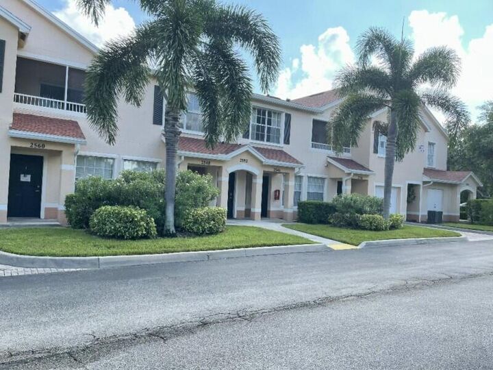 Property Photo: 2560 57th Circle FL 32966