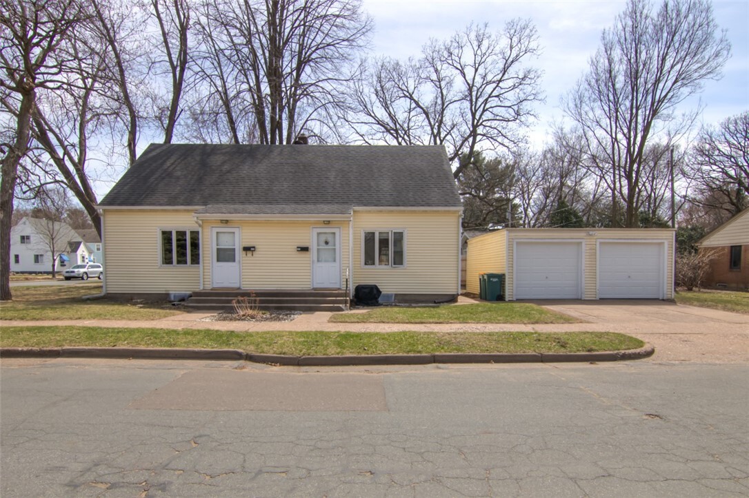 425 Putnam Drive 1-2  Eau Claire WI 54701 photo
