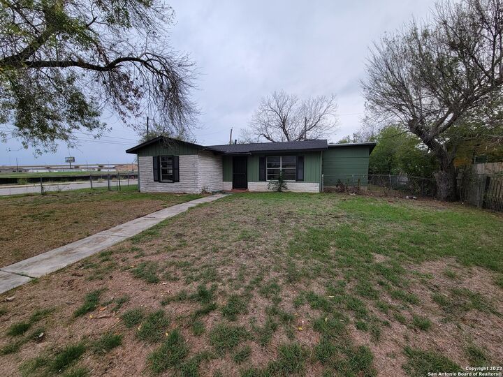 Property Photo: 302 Zabra TX 78227