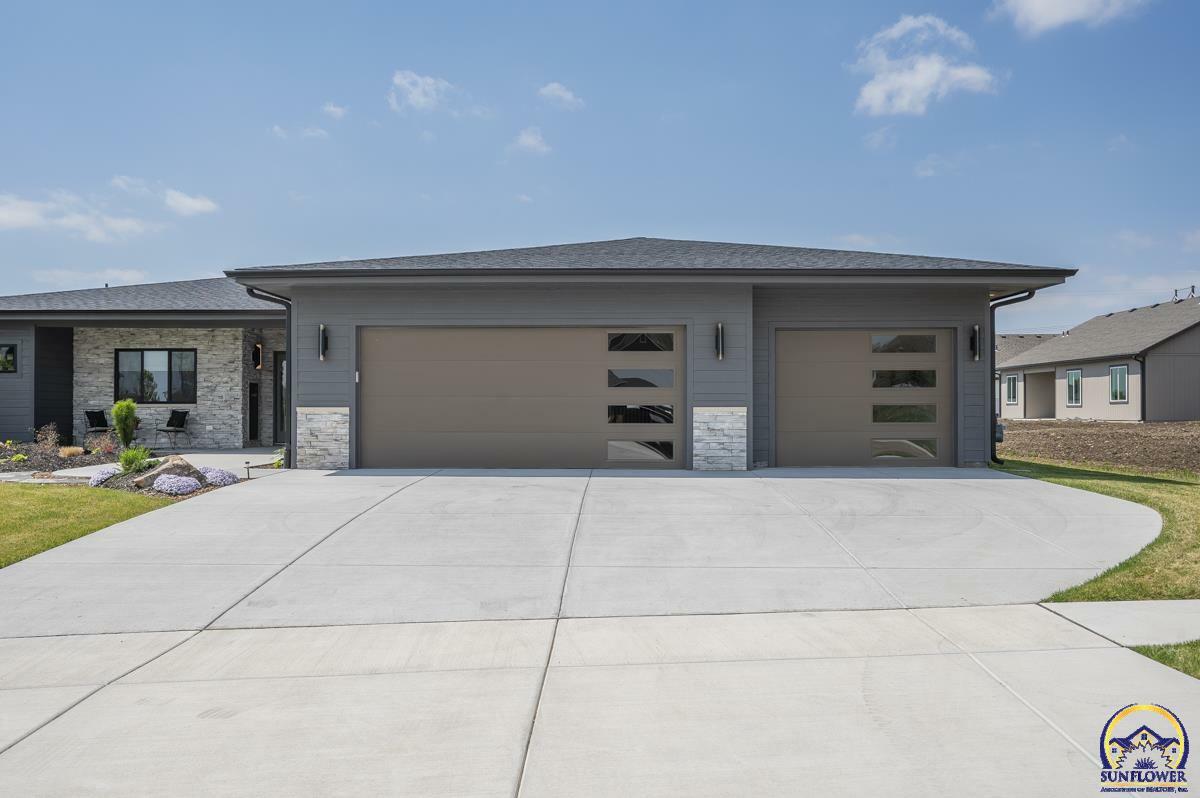 Property Photo: 2635 SW Sherwood Park Dr KS 66614