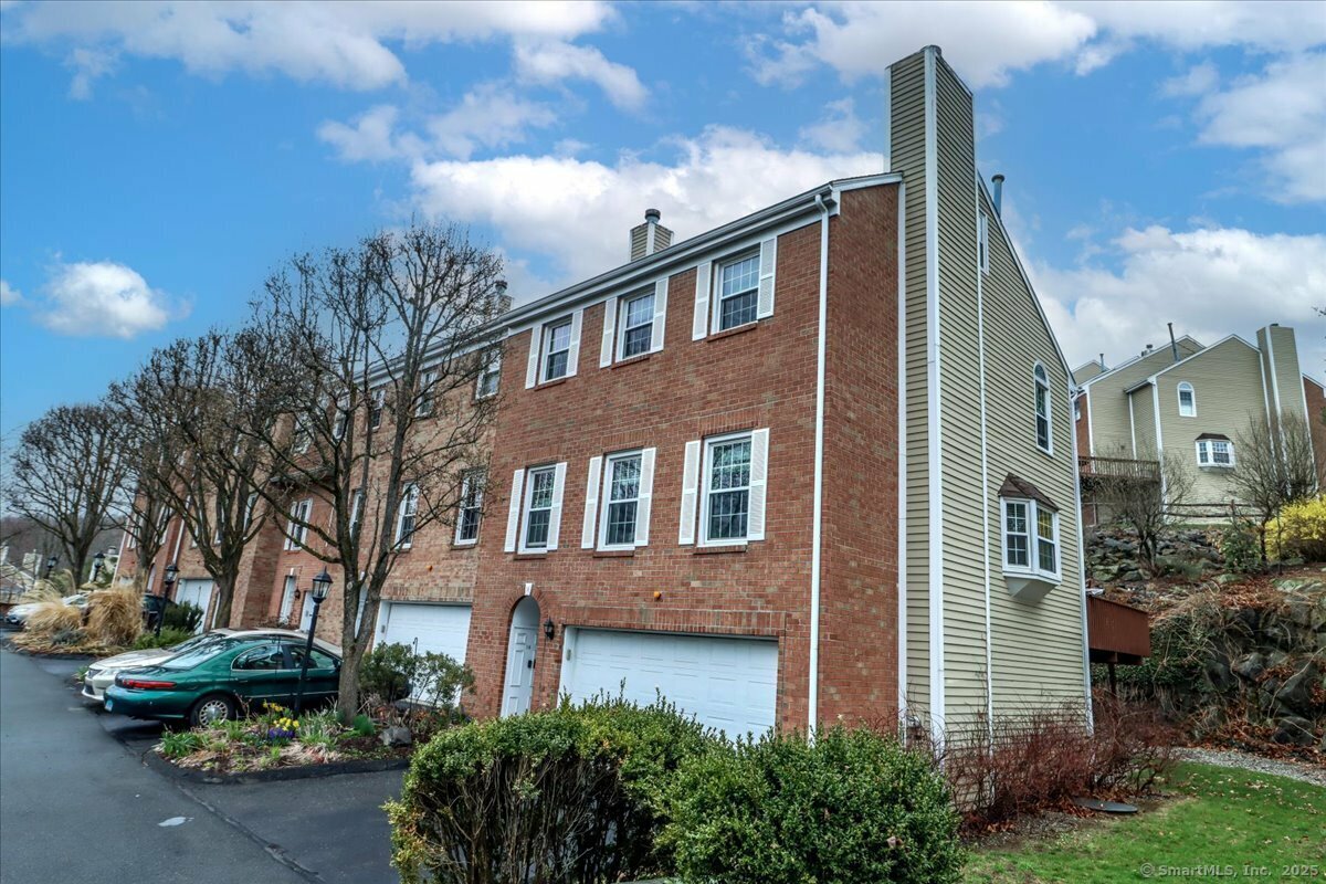 Property Photo: 14 Kingswood Drive 14 CT 06801