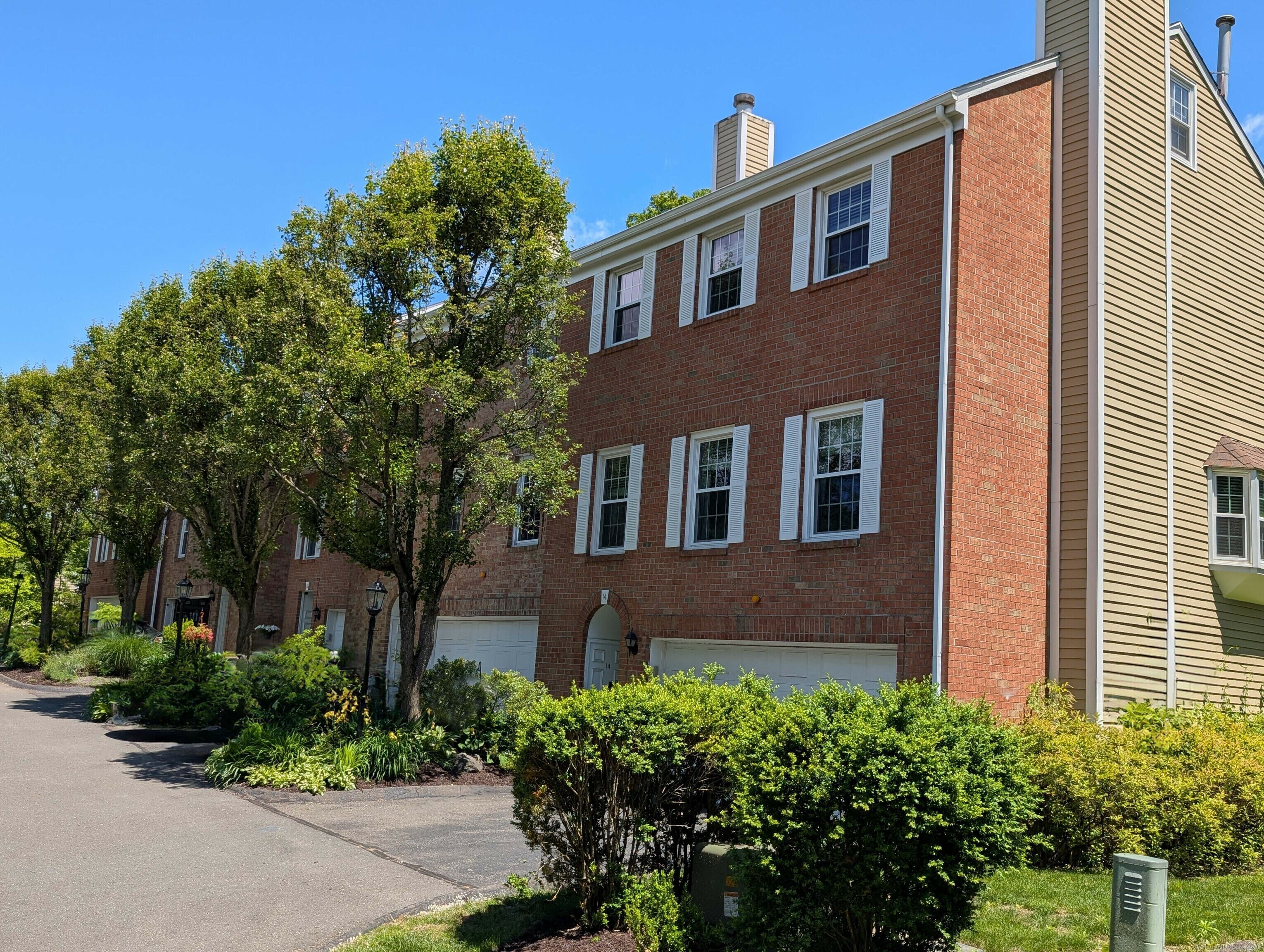 Property Photo: 14 Kingswood Drive 14 CT 06801