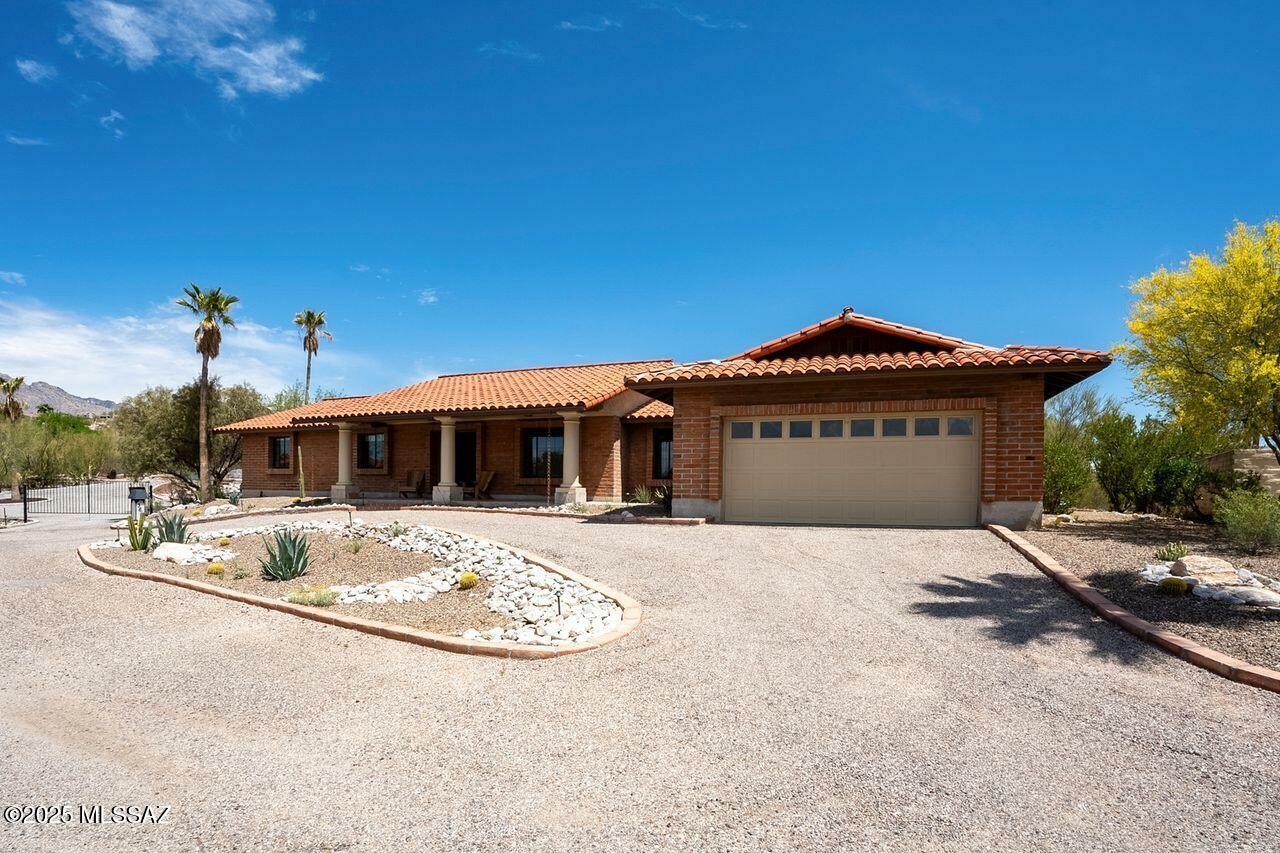 Property Photo: 3640 N Calle De Amigos AZ 85750