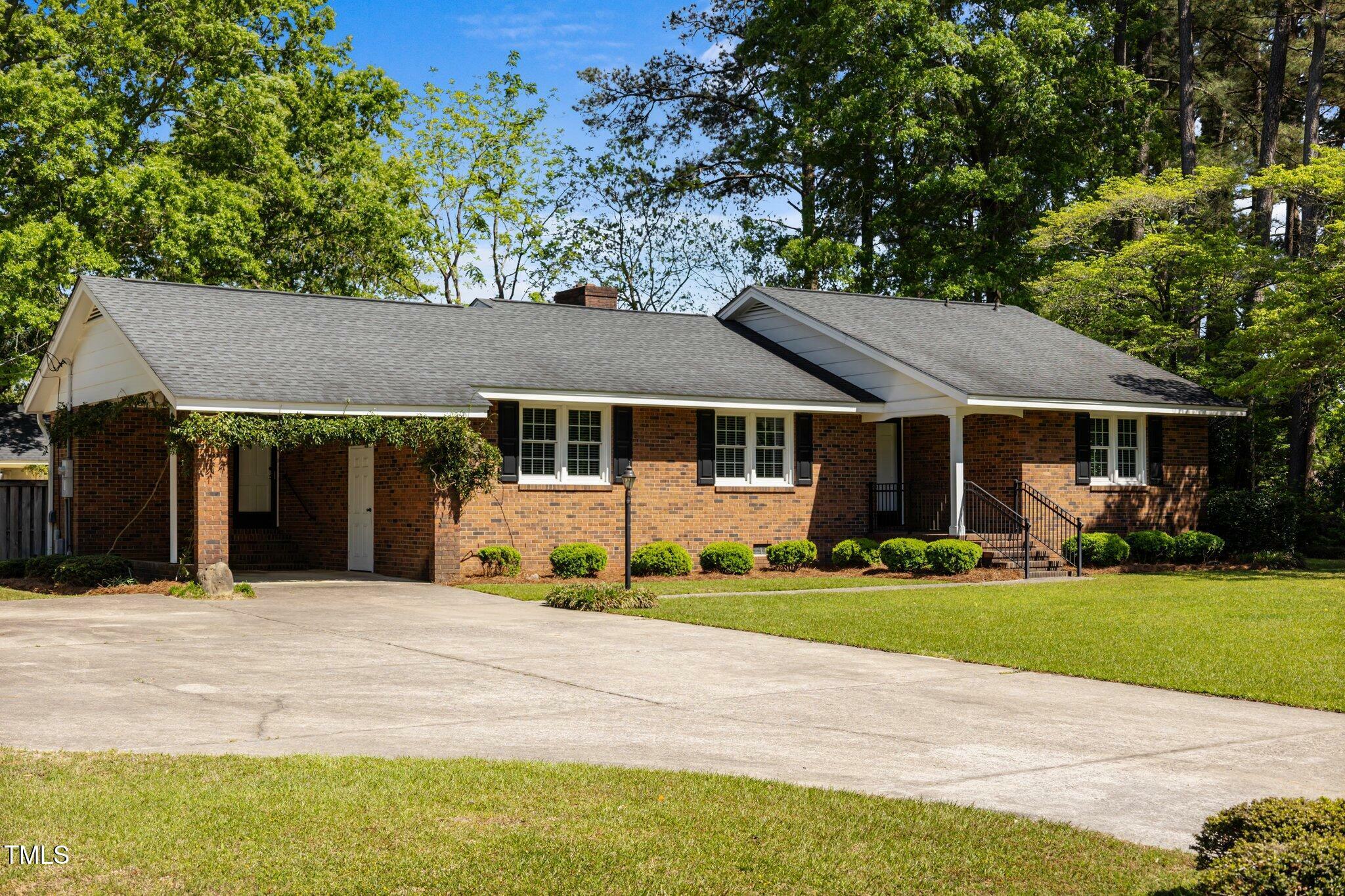 Property Photo: 1124 Jimree Avenue NC 28312