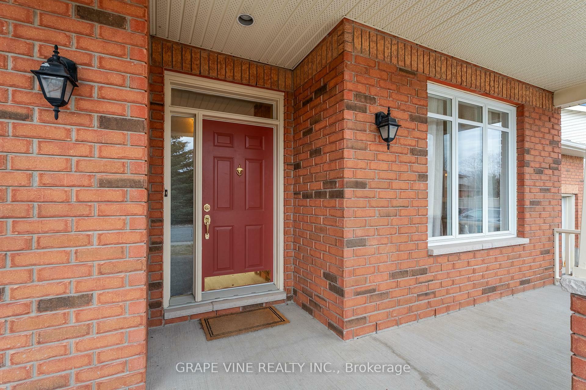 Property Photo: 67 Gleeson Way ON K2J 4Y9