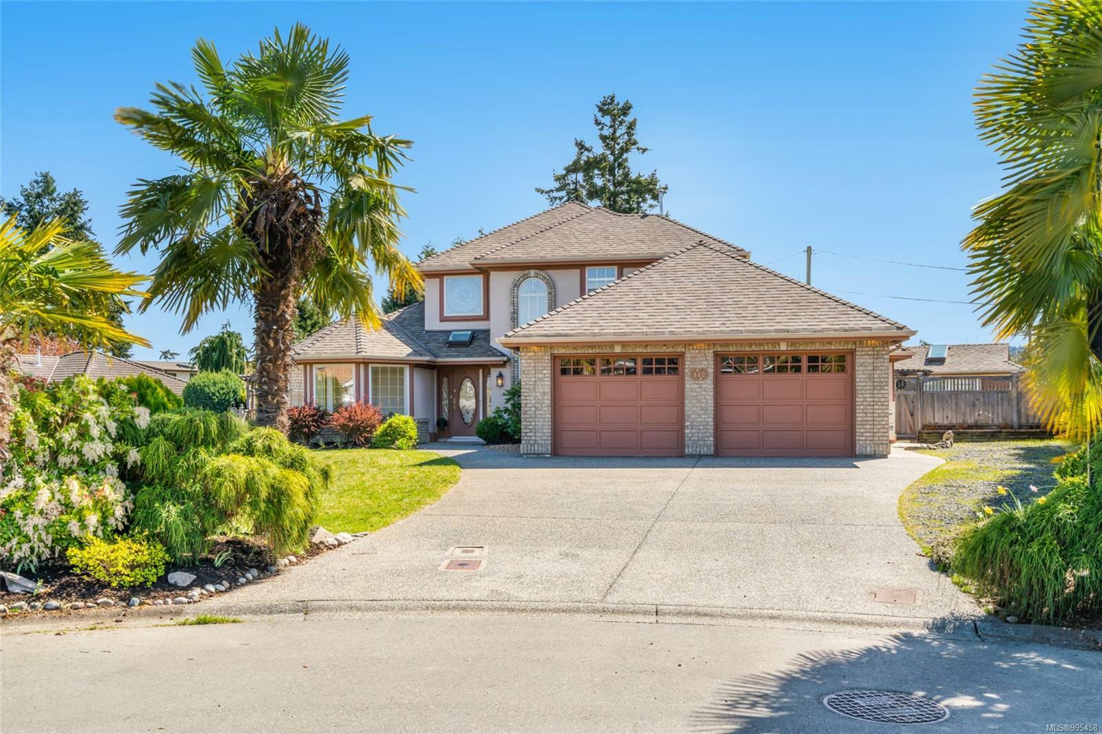 Property Photo: 442 Heather Pl BC V9P 1A2