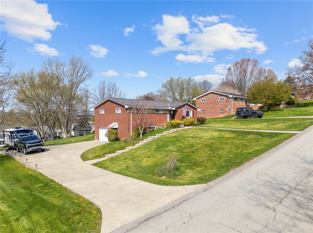 Property Photo: 201 Crescent Dr PA 15301