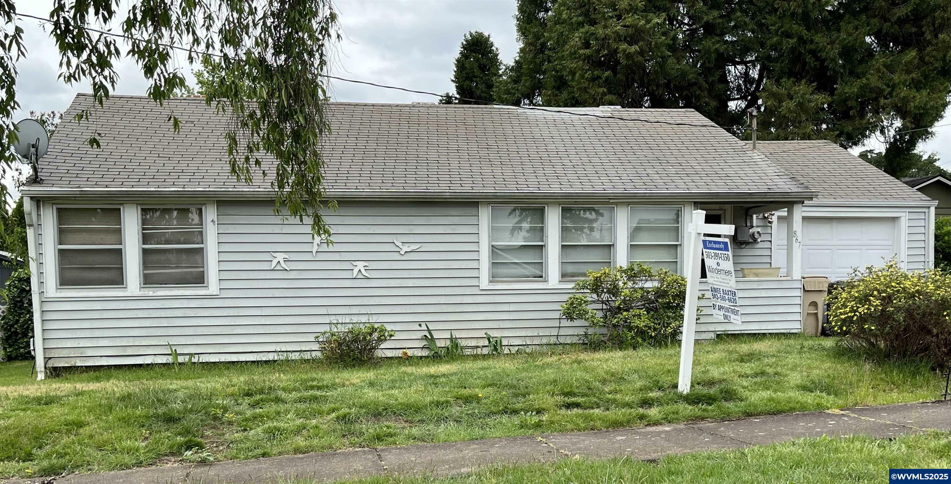 Property Photo: 867 SW Birch St OR 97338