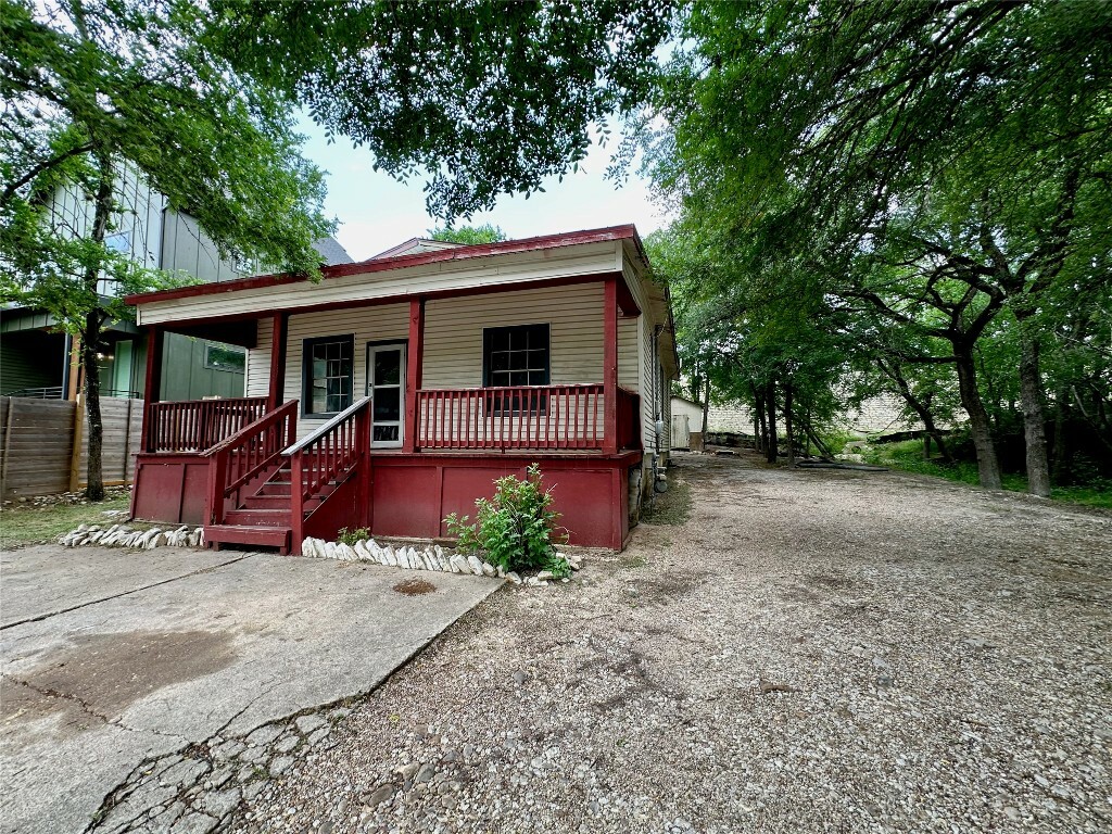 Property Photo: 1221 Delano Street TX 78721