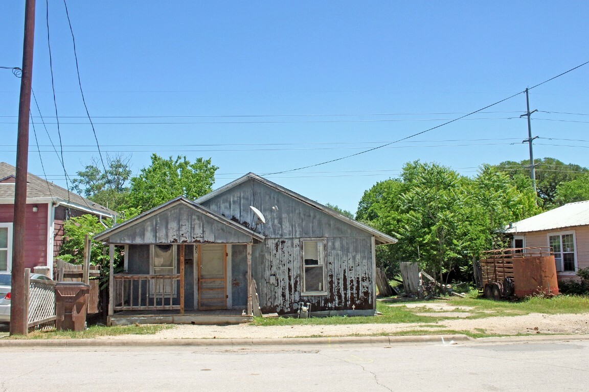 730 Chihuahua Street  Lockhart TX 78644 photo