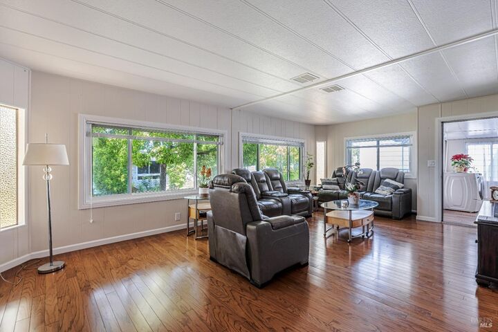Property Photo:  815 Las Palmas Avenue  CA 94949 