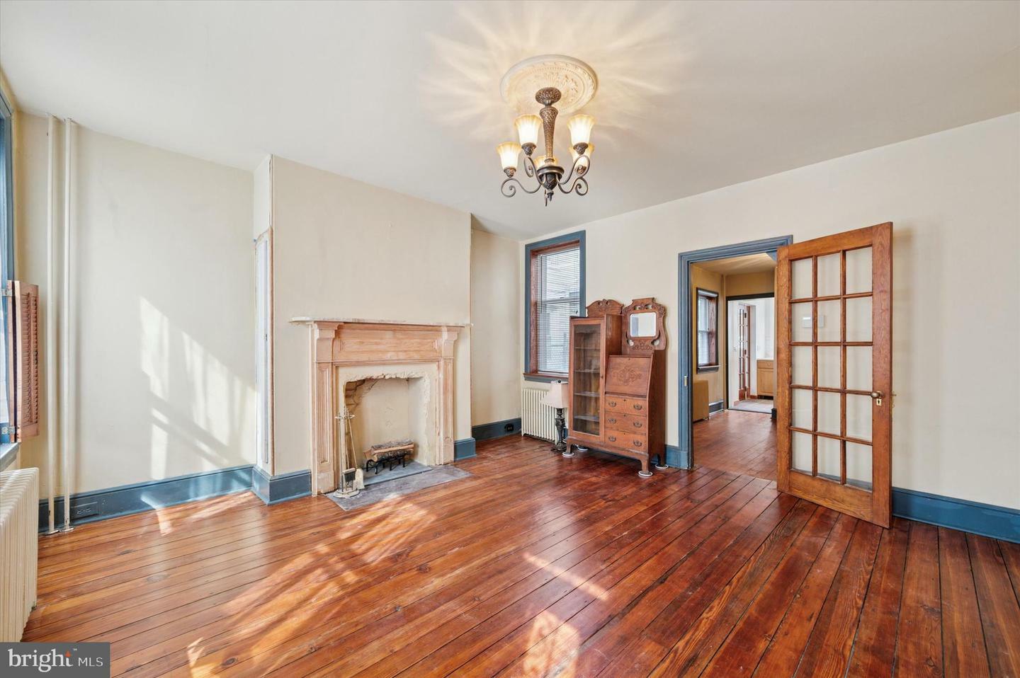 Property Photo: 1009 N Lawrence Street PA 19123