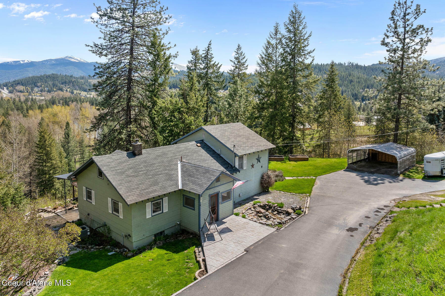 Property Photo: 305 Fast Hill Rd ID 83839