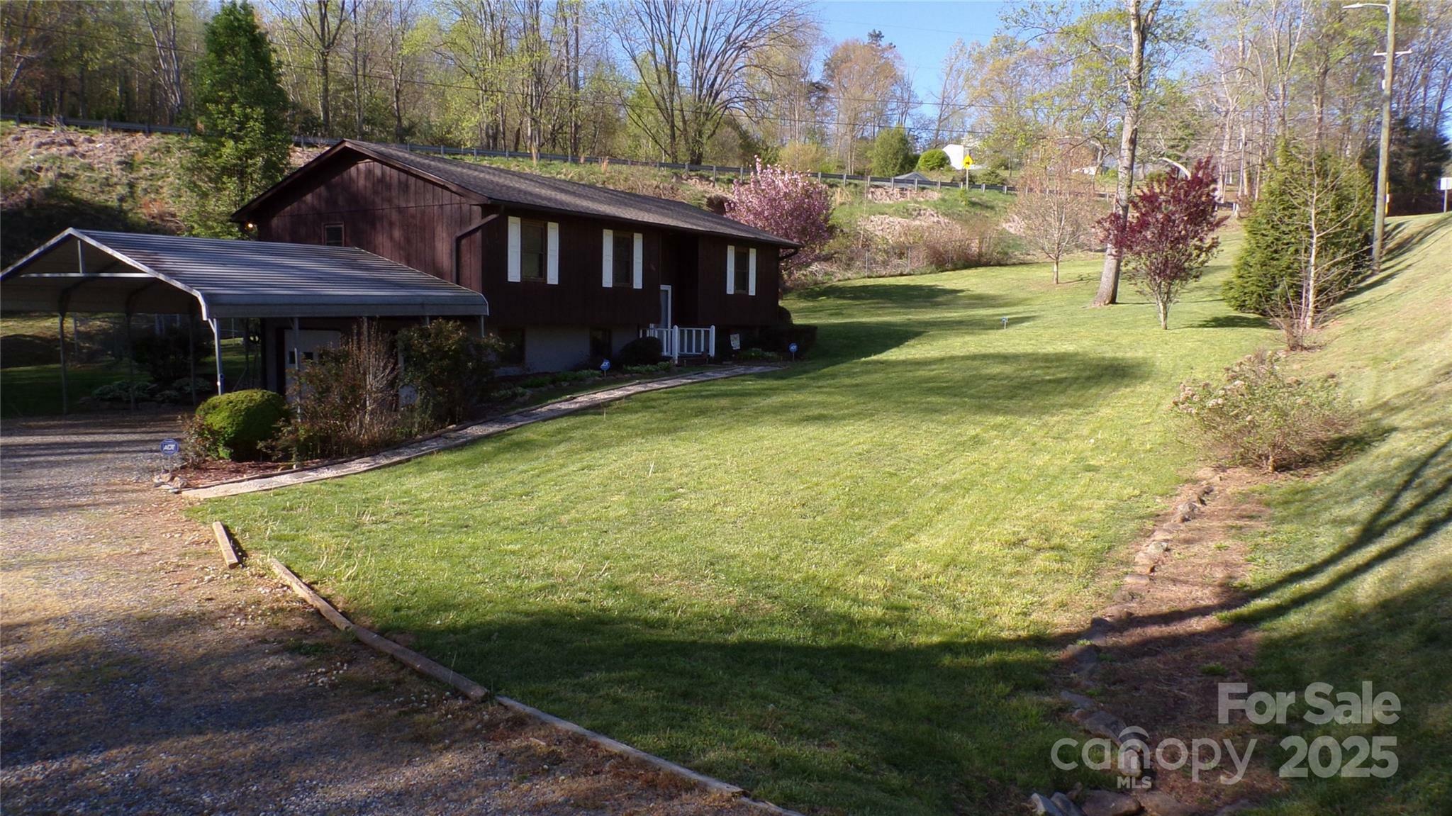 Property Photo: 186 Brookshire Road NC 28748