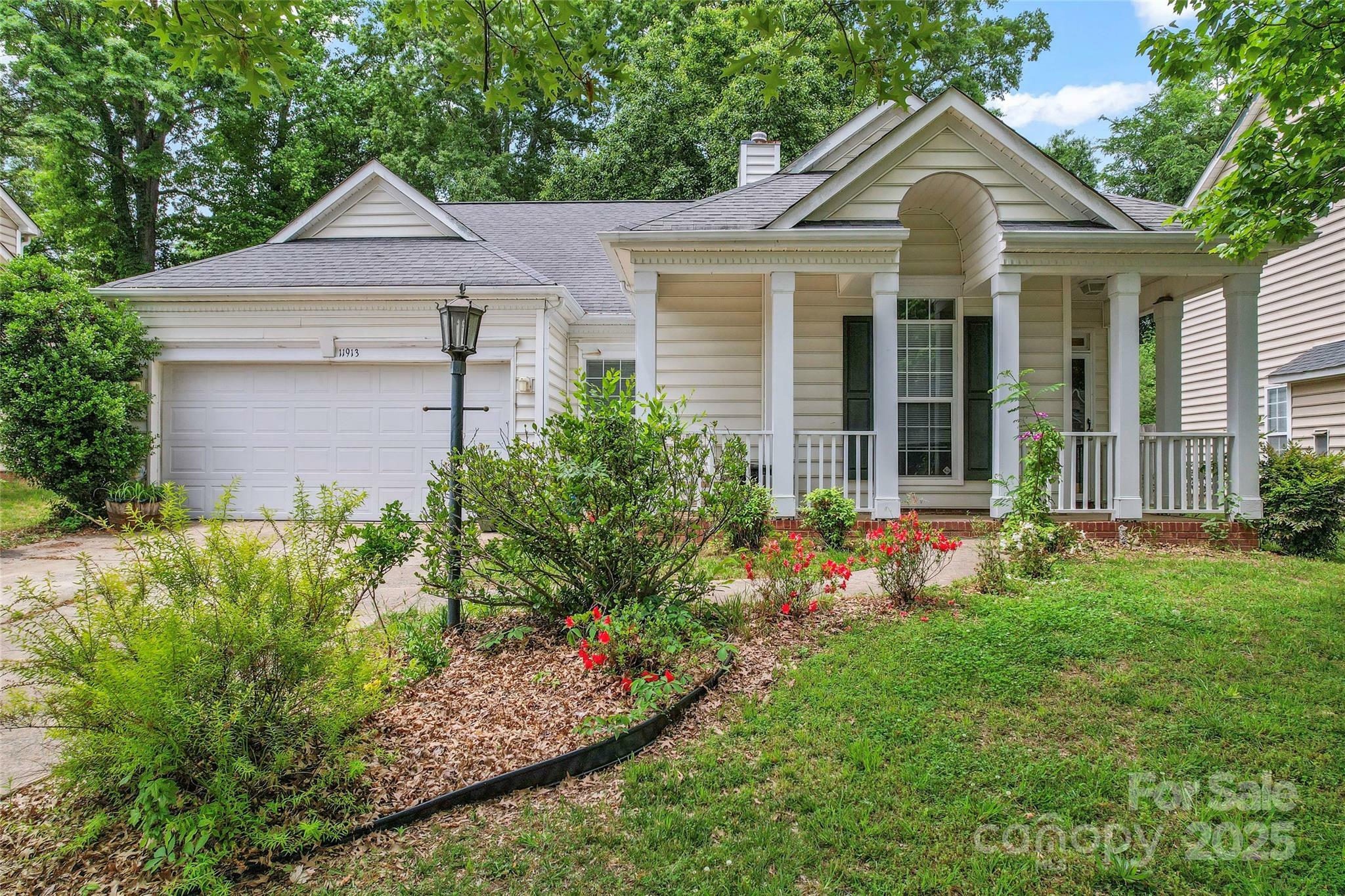 Property Photo: 11913 Little Stoney Court NC 28269