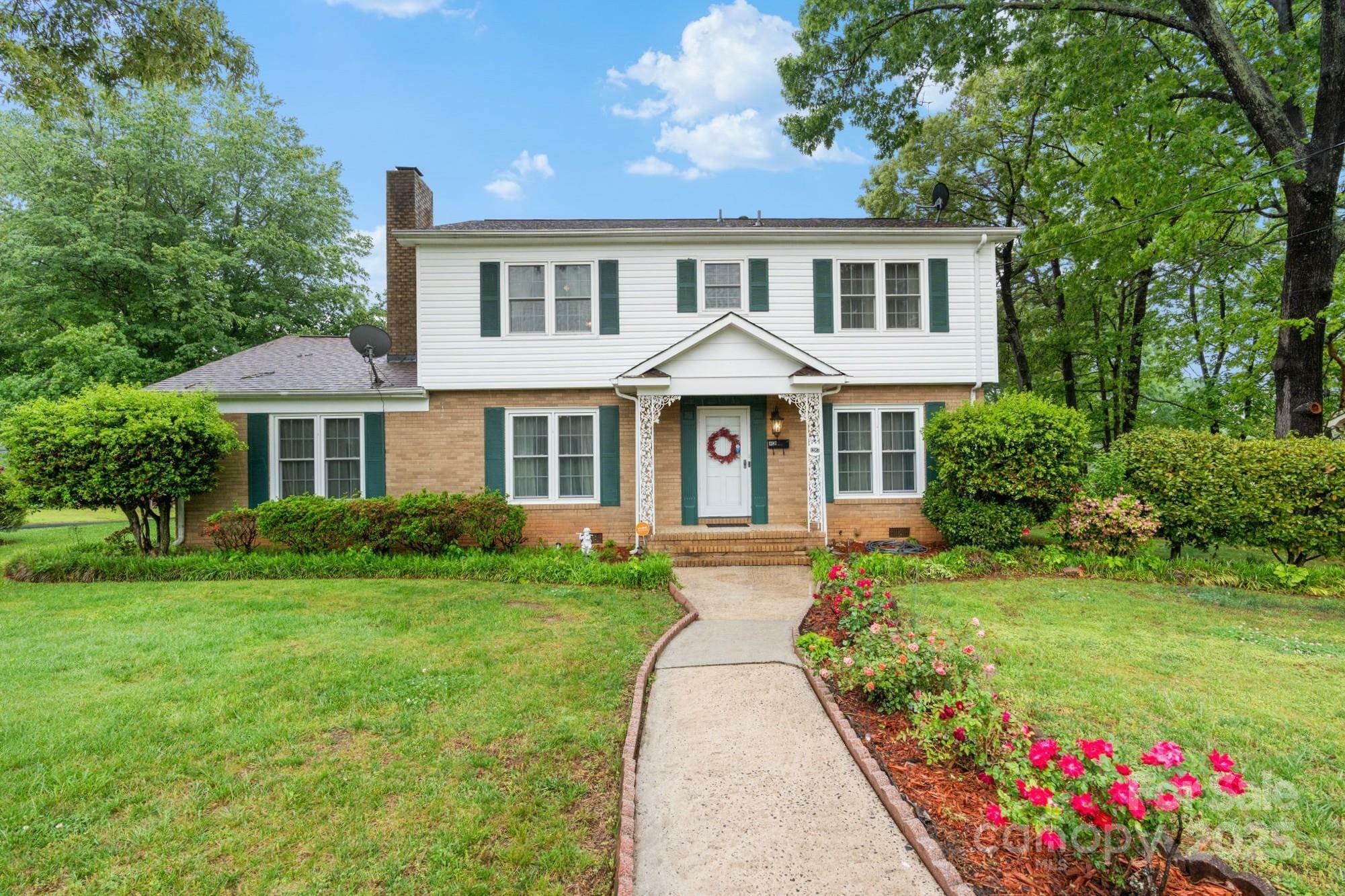 Property Photo: 1287 Queensgate Street NC 28054