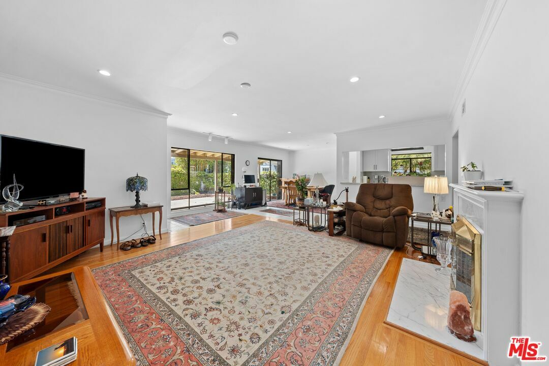 Property Photo: 7449 Kentwood Ave CA 90045