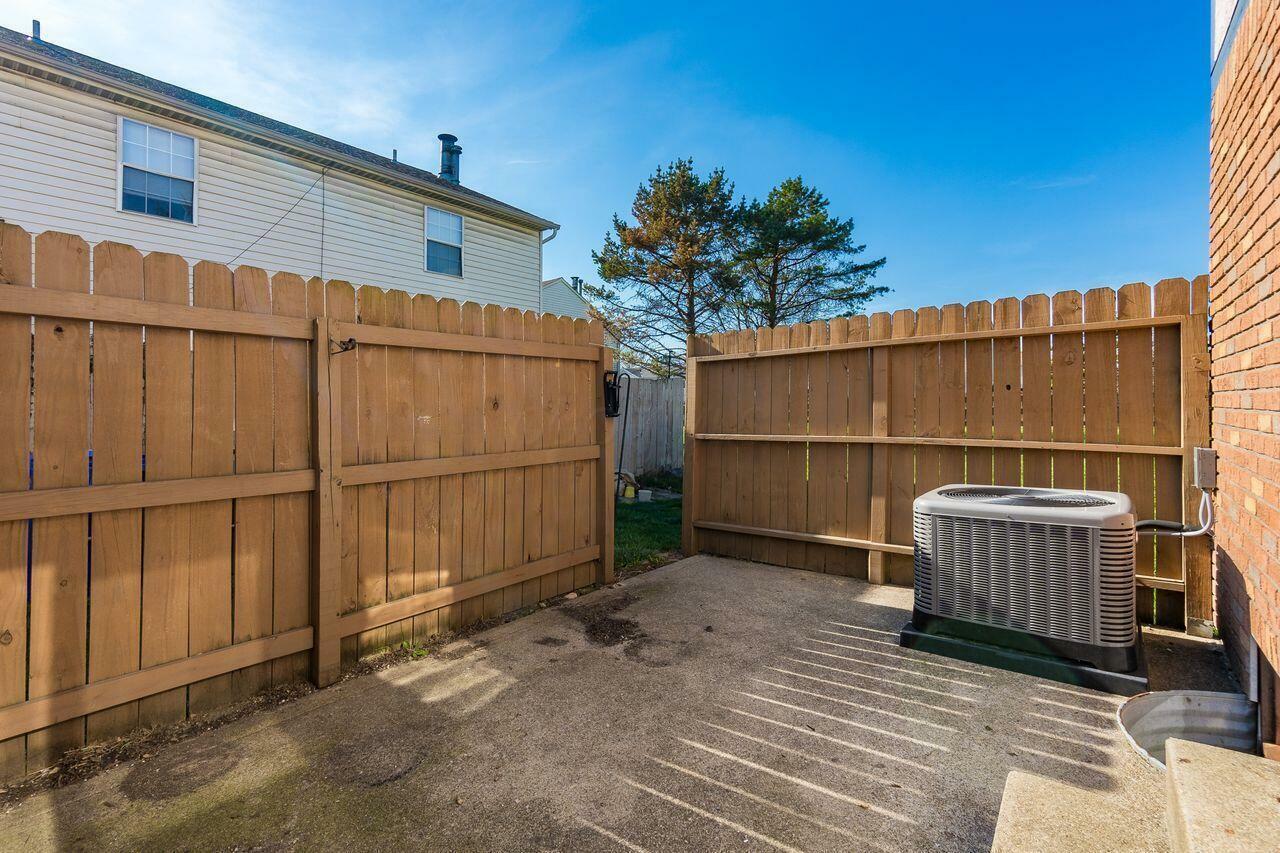 Property Photo: 1902 Slaton Court OH 43235