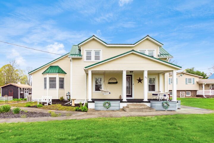 Property Photo:  52 3rd SE Street  OH 43055 