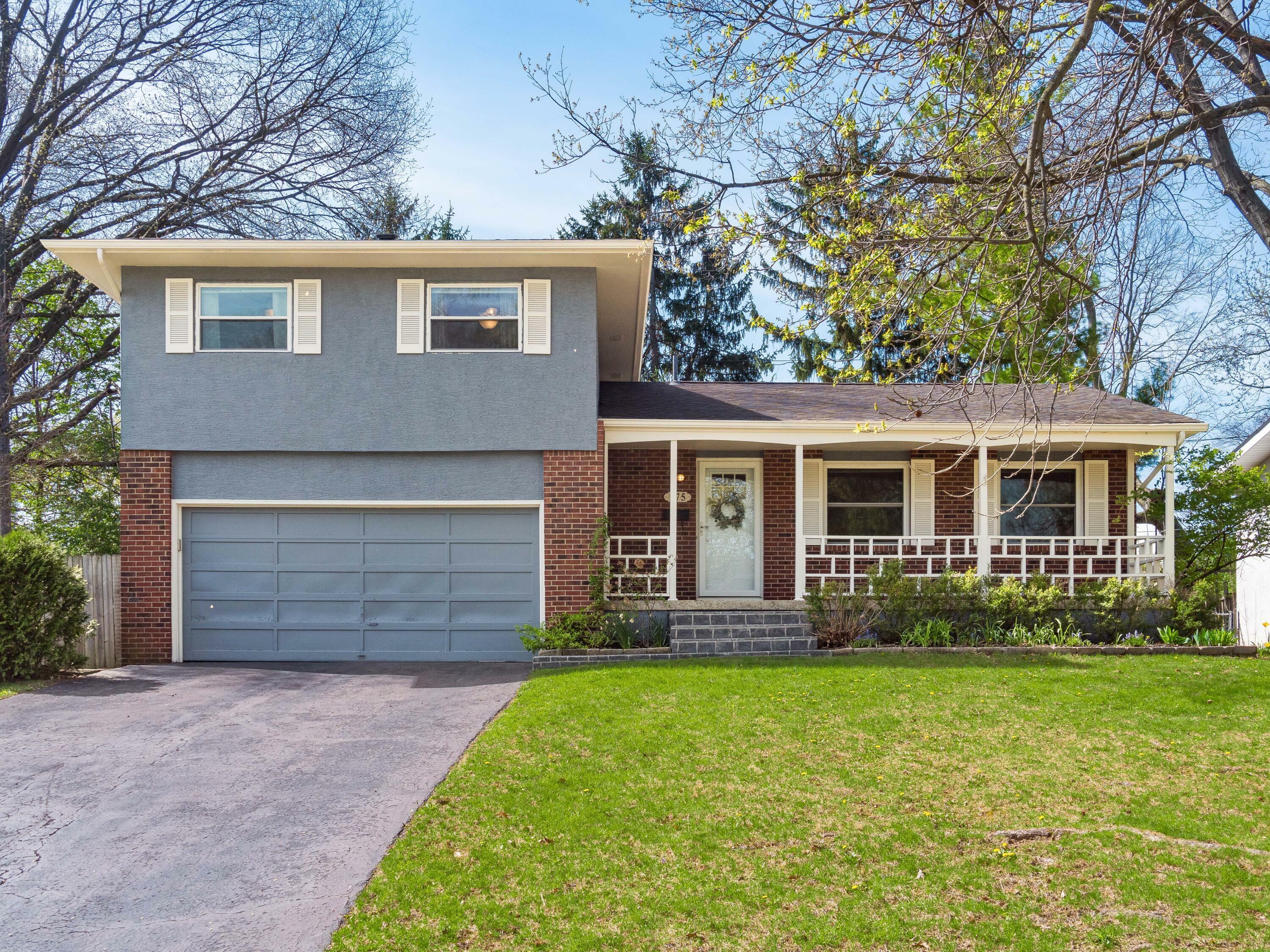 Property Photo: 975 Kennington Avenue OH 43220