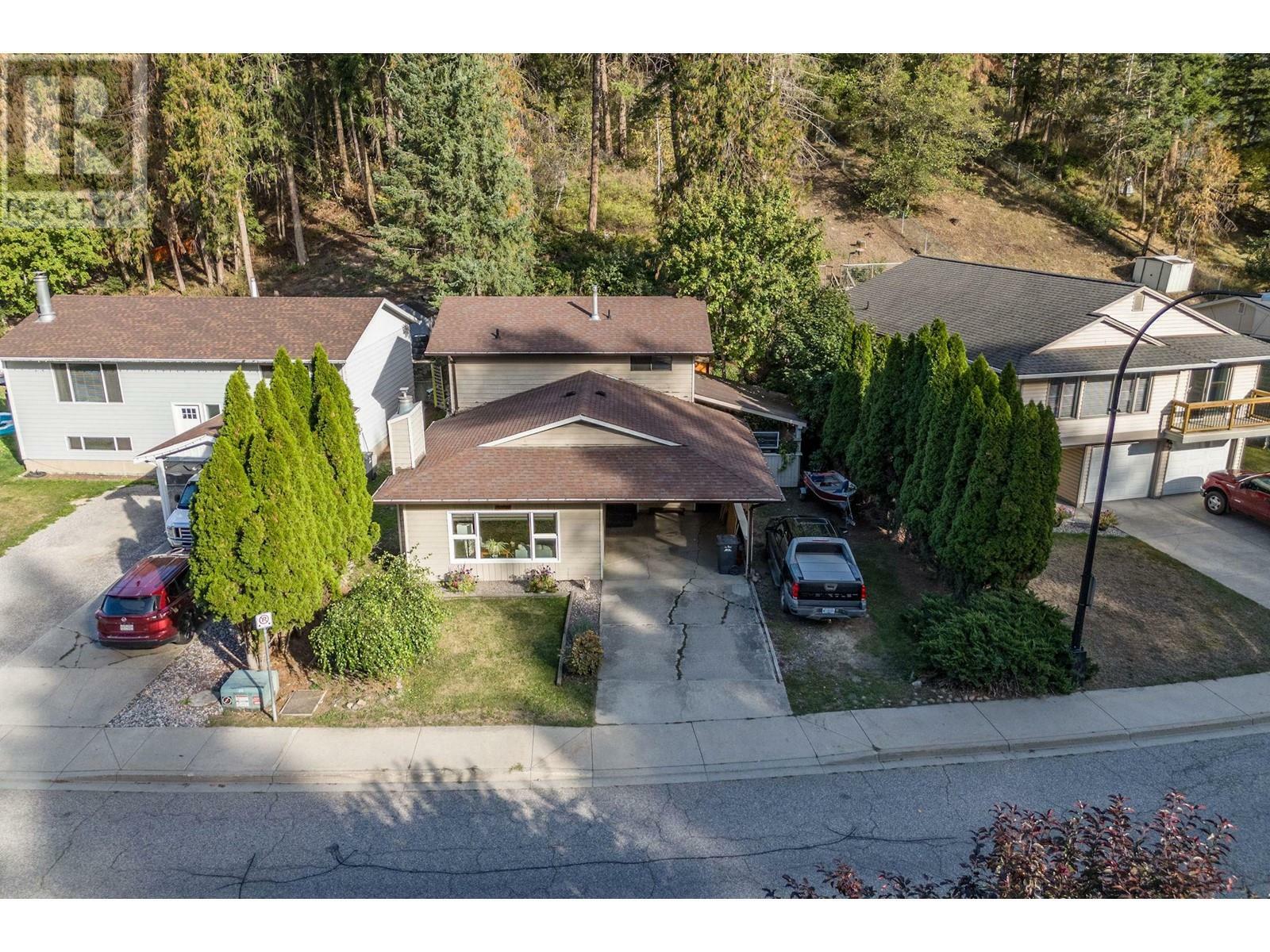 3850 Highland Park Drive  Armstrong BC V4Y 0K2 photo