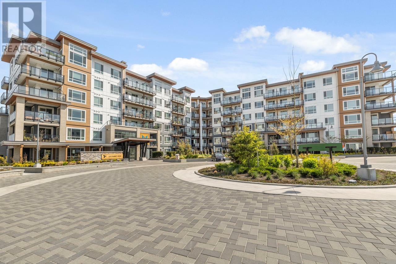 Property Photo: 2499 Rabbit Drive 312 BC V4M 0G4