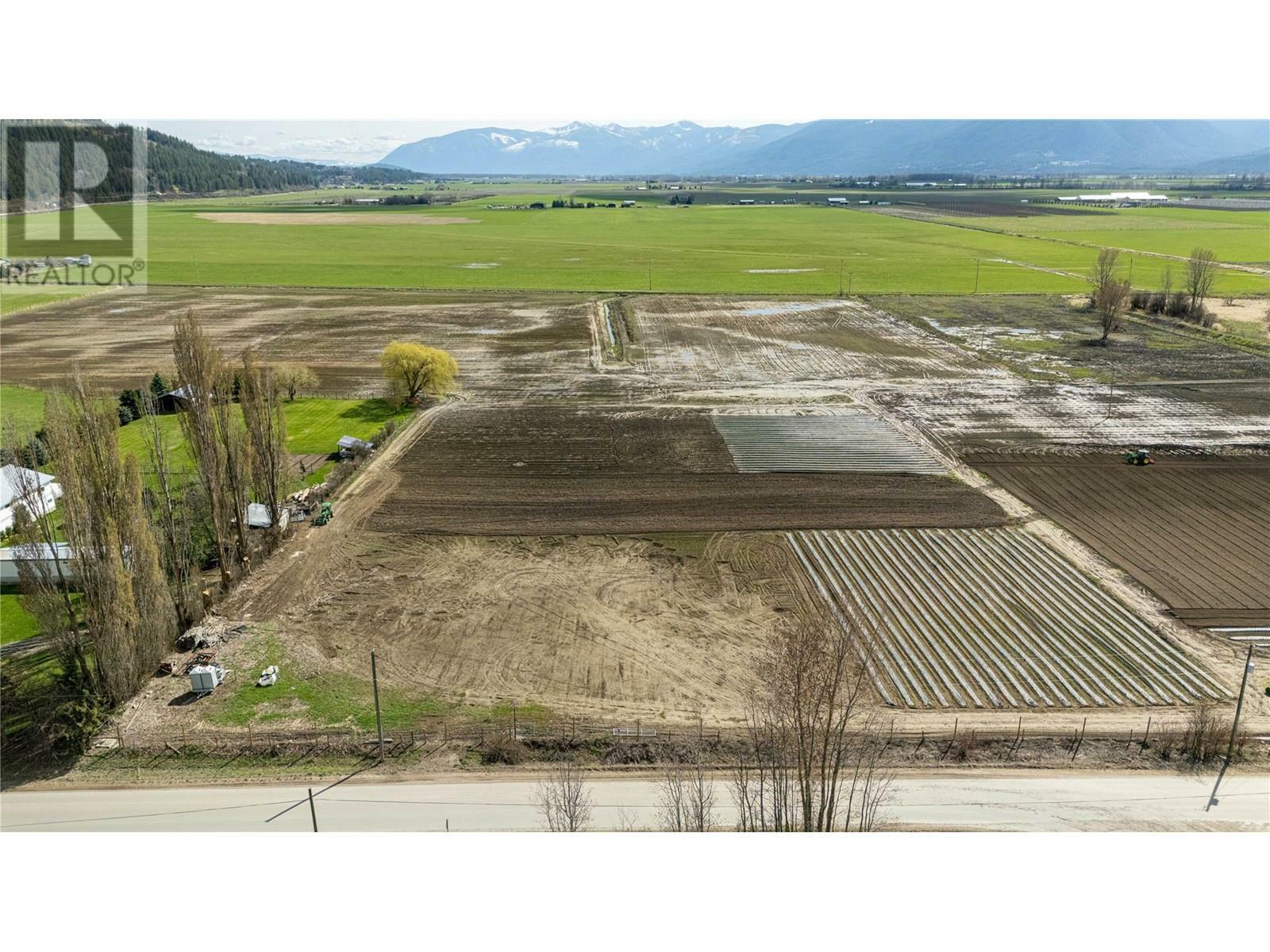 Property Photo:  993 Duck Lake Road  BC V0B 2N1 