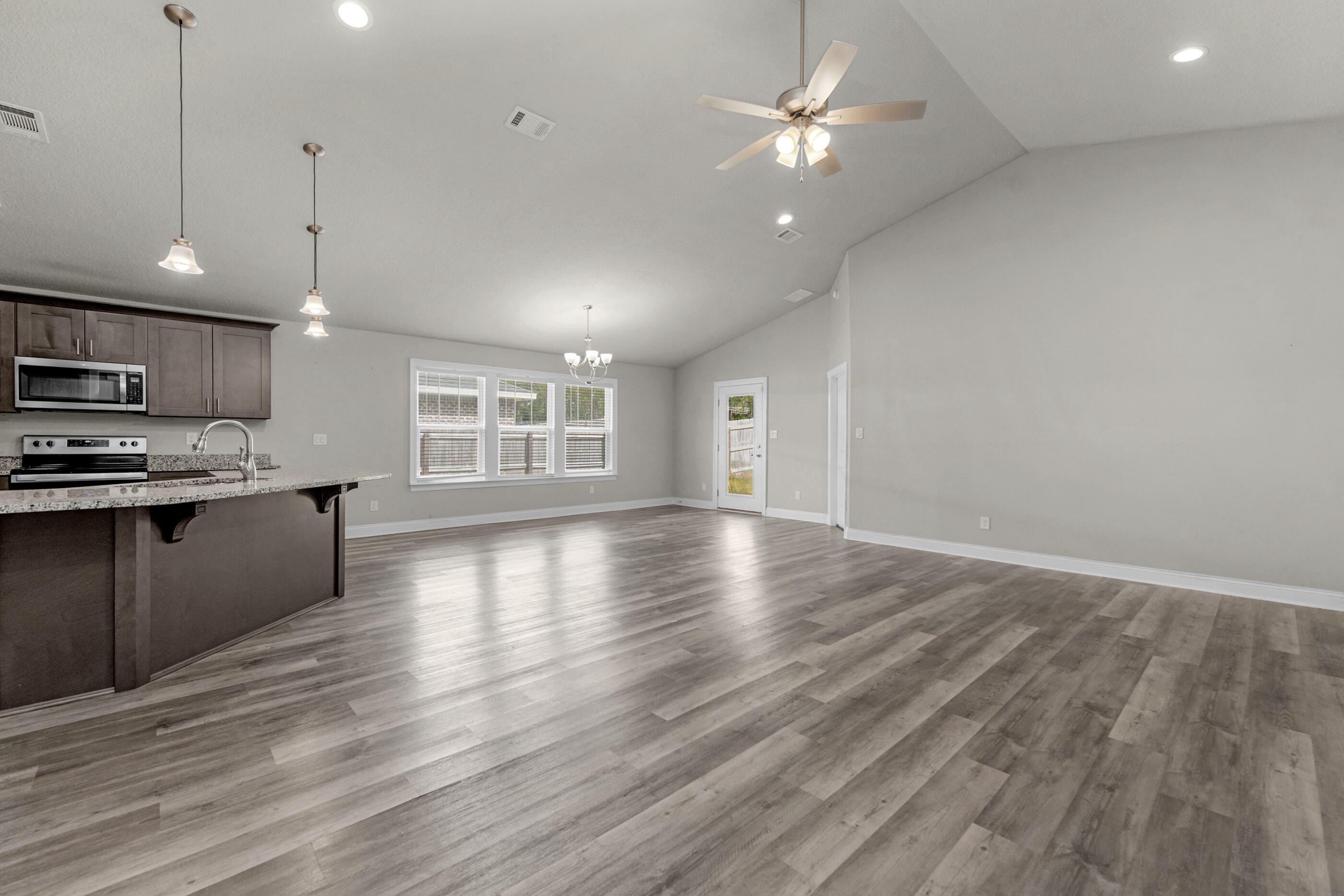 Property Photo: 7424 Gordon Evans Road FL 32566