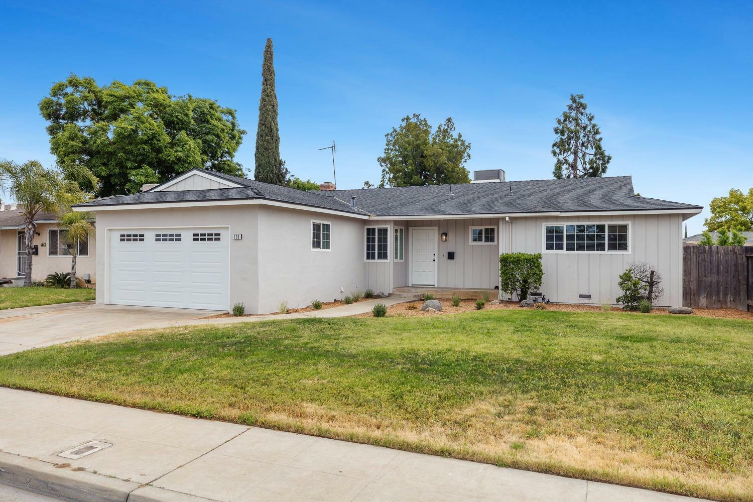 Property Photo: 120 W Ashcroft CA 93612
