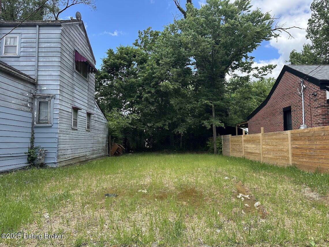 Property Photo: 1242 S 16th St KY 40210