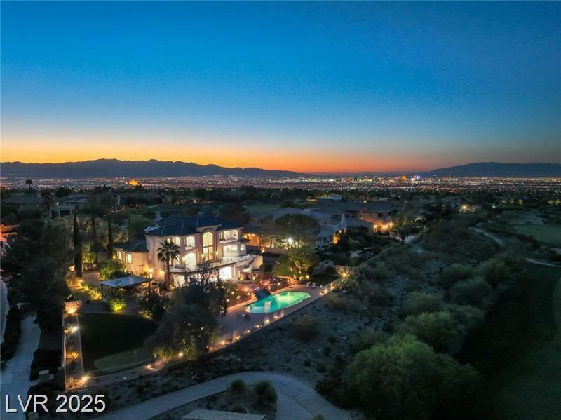 Property Photo: 22 Anthem Pointe Court NV 89052